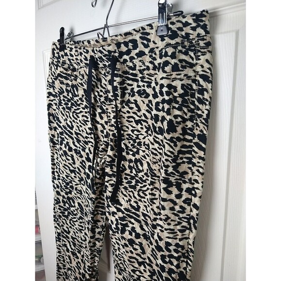 Lei Leopard Print Pullon Elastic Waist Drawstring Close Jeggings. Size M - Picture 3 of 13